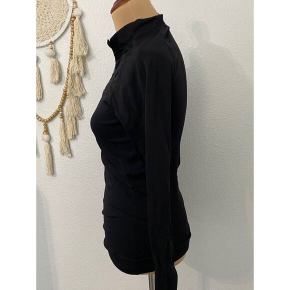 zyia long sleeve size medium - Picture 3 of 8